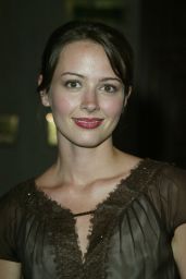 Amy Acker’s Lace-Edged Elegance at the 2004 Saturn Awards