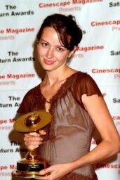 Amy Acker’s Lace-Edged Elegance at the 2004 Saturn Awards