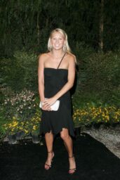 Anna Kournikova Black Dress Gala 2004
