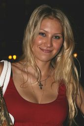 Anna Kournikova Debuts Leopard-Print Chic in Miami – Sep 2007
