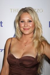 Anna Kournikova’s Bronze Precision at the HardBat Classic 2009