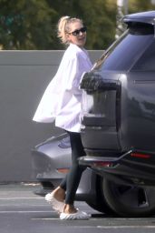 Anna Kournikova Steps Out in Miami Beach in Summer Whites