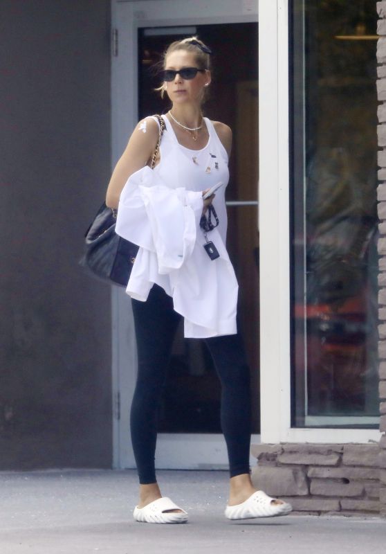Anna Kournikova Steps Out in Miami Beach in Summer Whites