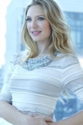 Anna Torv's Chic Vogue Spread: 2008 Style Rewind