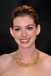Anne Hathaway Debuts Whimsical Versace at Venice Premiere – 2008