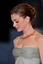 Anne Hathaway Debuts Whimsical Versace at Venice Premiere – 2008