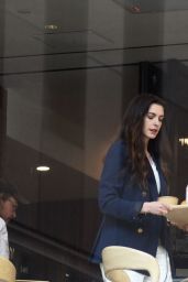 Anne Hathaway: Devil Wears Prada 2 Set Style