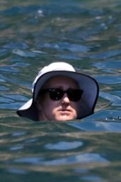 Anne Hathaway Embraces Riviera Chic on Amalfi Coast, July 6, 2025