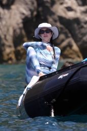 Anne Hathaway Embraces Riviera Chic on Amalfi Coast, July 6, 2025