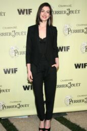 Anne Hathaway: Pre-Oscar Black-Tie Chic