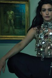 Anne Hathaway’s August Vogue Reverie: A Study in Cinematic Chic