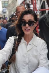 Anne Hathaway Spotted on 
