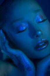 Ariana Grande Debuts 