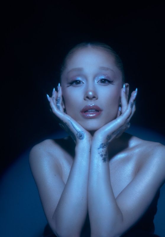 Ariana Grande Debuts 