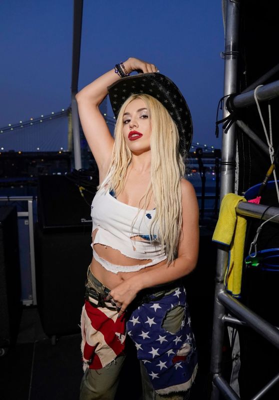 Ava Max Electrifies Macy