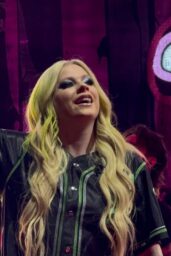 Avril Lavigne Revives Pop-Punk Spirit in Canada