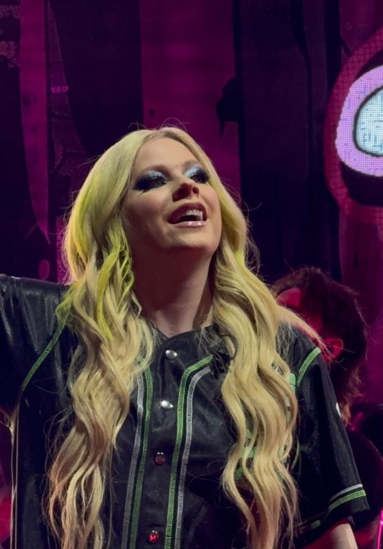Avril Lavigne Revives Pop-Punk Spirit in Canada