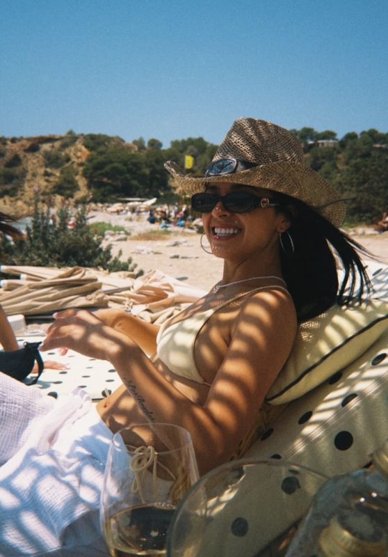 Becky G: Summer Style Sensation