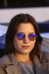 Bridget Fonda Unveils 90s Minimalism at Cannes 1993