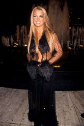 Britney Spears Channels Retro Noir at 1999 VMAs Arrival in Manhattan