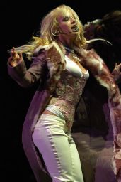 Britney Spears MTV Tokyo 2003 look