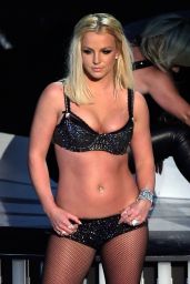 Britney Spears Performs “Gimme More” at MTV VMAs Las Vegas 2007