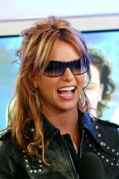 Britney Spears Revives Y2K Edge at MTV TRL UK 2004