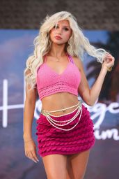 Brooklyn Riley: Striding the NYSW 2025 Runway with Undeniable Swimwear Flair
