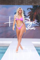 Brooklyn Riley: Striding the NYSW 2025 Runway with Undeniable Swimwear Flair