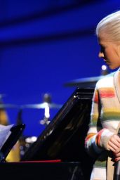 Christina Aguilera Rehearses in Striped Ease Ahead of 2006 Grammys