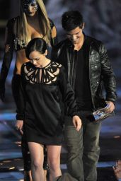 Christina Ricci Unveils Gothic Cut-Out Glam at 2009 Scream Awards
