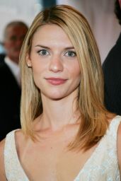 Claire Danes Debuts Lace Minimalism at Stage Beauty TIFF Premiere