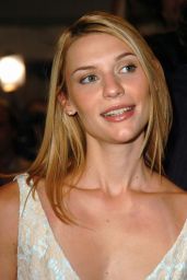 Claire Danes Debuts Lace Minimalism at Stage Beauty TIFF Premiere