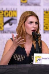Dafne Keen Debuts Sharp Panel Style at Comic-Con