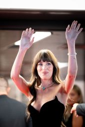Dakota Johnson Receives KVIFF Honor in Velvet Mugler – Karlovy Vary 2025