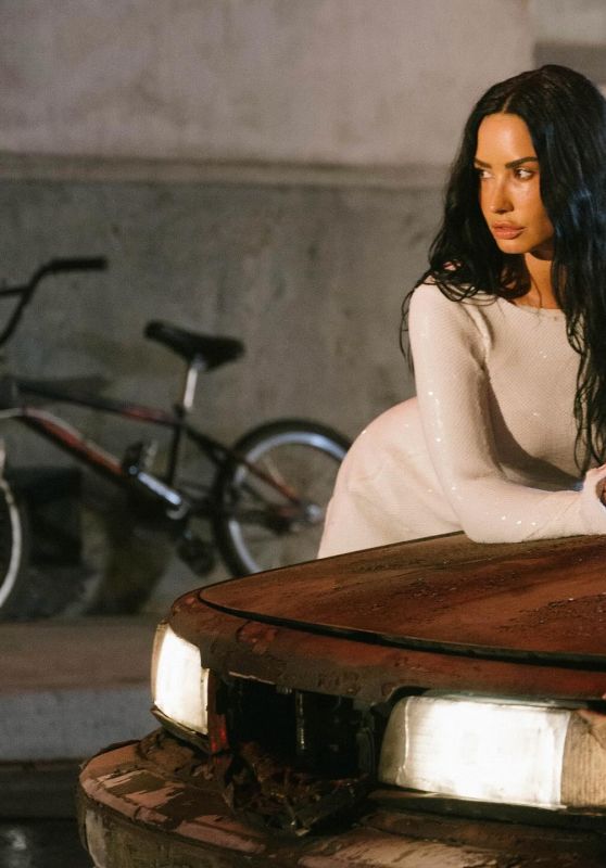 Demi Lovato "Fast" 2025 Music Video Style