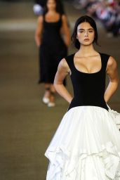 Deva Cassel Captivates at Jacquemus Menswear Show