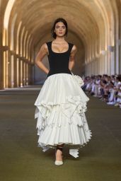 Deva Cassel Captivates at Jacquemus Menswear Show