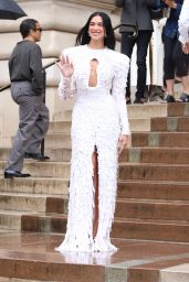 Dua Lipa Embraces Avian Couture at Schiaparelli’s Paris Show June 2025