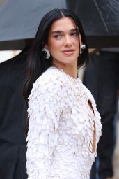 Dua Lipa Embraces Avian Couture at Schiaparelli’s Paris Show June 2025