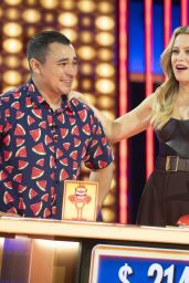 Elizabeth Banks Dazzles in "Press Your Luck"