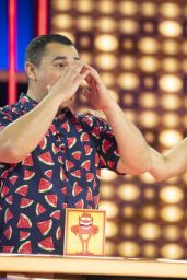 Elizabeth Banks Dazzles in "Press Your Luck"
