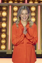Elizabeth Banks Dazzles on Press Your Luck