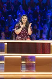 Elizabeth Banks Dazzles on Press Your Luck