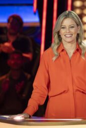 Elizabeth Banks Dazzles on Press Your Luck