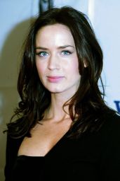 Emily Blunt Channels Classic Elegance at BAFTA Tea Party – Beverly Hills, Jan 14, 2007