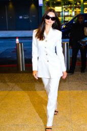 Emily Ratajkowski Unveils Crisp Suit Style in NYC