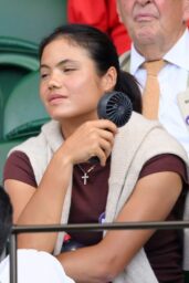 emma raducanu - attends a gentlemen's singles semi-final match at day 12 of wimbledon - london, england - july 11, 2025 | picture pub