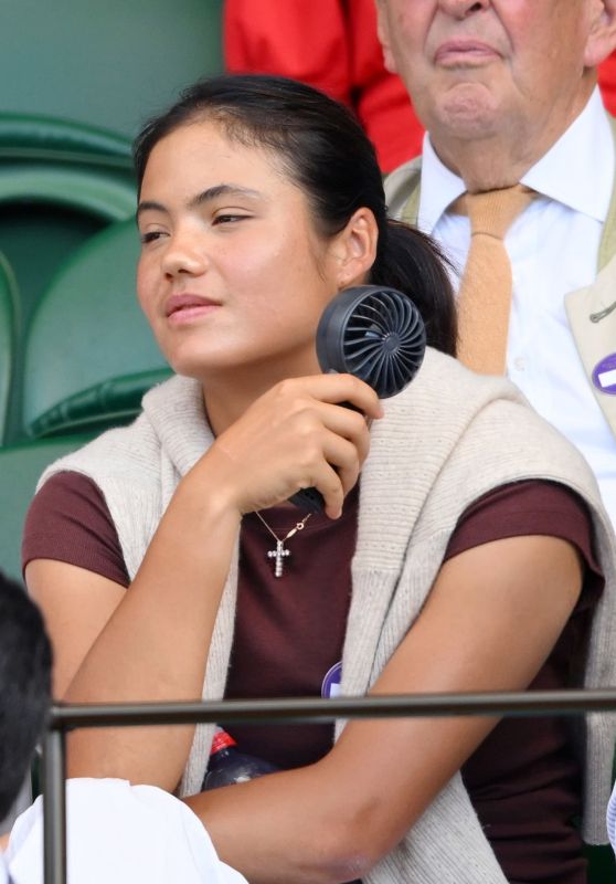 emma raducanu - attends a gentlemen