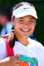 Emma Raducanu Debuts Bold Practice Look at Wimbledon